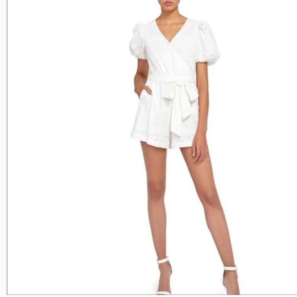 Alice + Olivia Pauline Eyelet
Romper Size 6 $350 - Picture 4 of 8